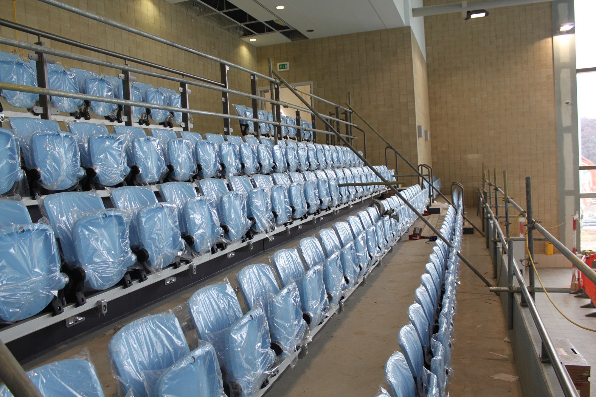 Luton Aquatic Centre – Applying the finishing touches!